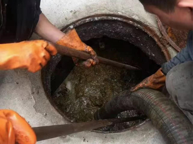 醴陵清理化粪池时如何避免沼气的危害？